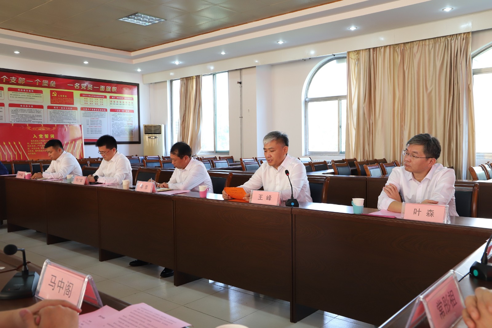 f84466850a122cfd692b3918b625cc91.jpg 永勝領(lǐng)導(dǎo)合影.jpg